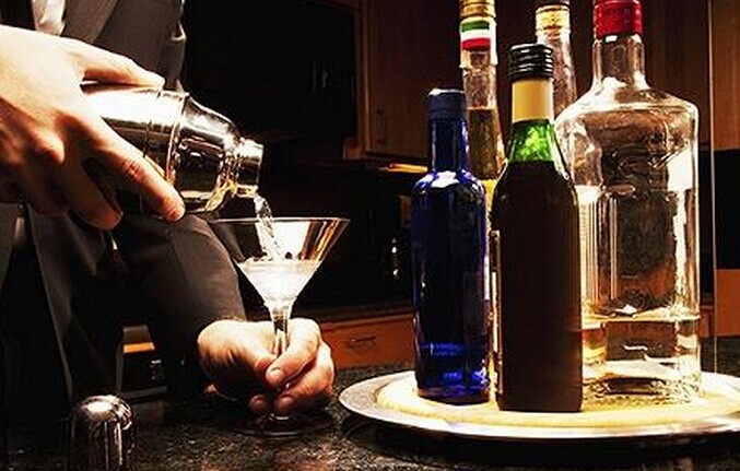 那些逐漸愛上中國白酒的西方人是怎么喝的？|餐飲界