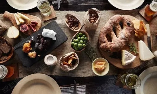 外婆家PK綠茶，誰(shuí)的性價(jià)比更高？|餐飲界