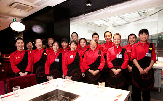 給離職員工800萬嫁妝！你看得懂海底撈的行為嗎？