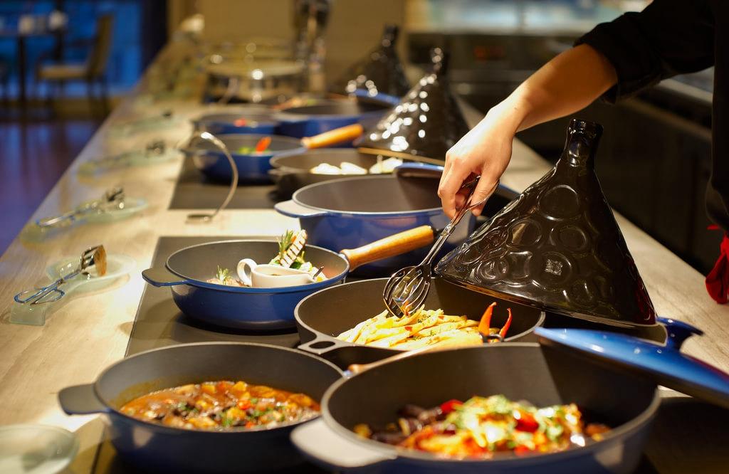 傳統(tǒng)餐飲將死？這些餐企如何抵抗？