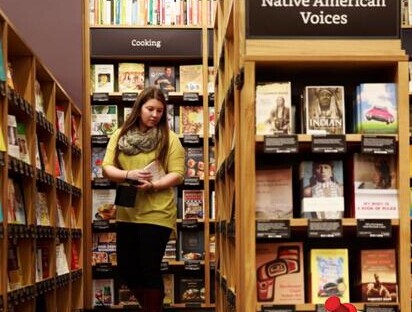 劇情大逆轉(zhuǎn)：逼死實體店的電商，正在反過來狂開實體店！