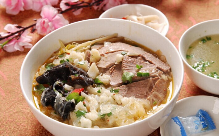 特色美食被“標(biāo)準(zhǔn)化”背后的思考：同質(zhì)化問題怎么破？