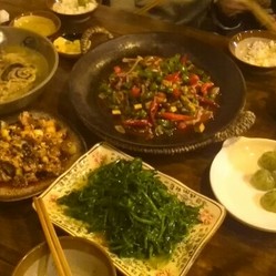 姑姑宴冒菜缺斤短兩，餐飲業(yè)菜量標(biāo)注缺失