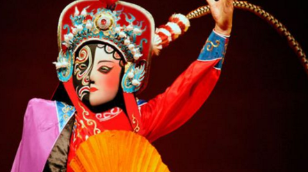 【觀點】餐飲老字號變臉賣火鍋，變出的到底是商機還是危機？