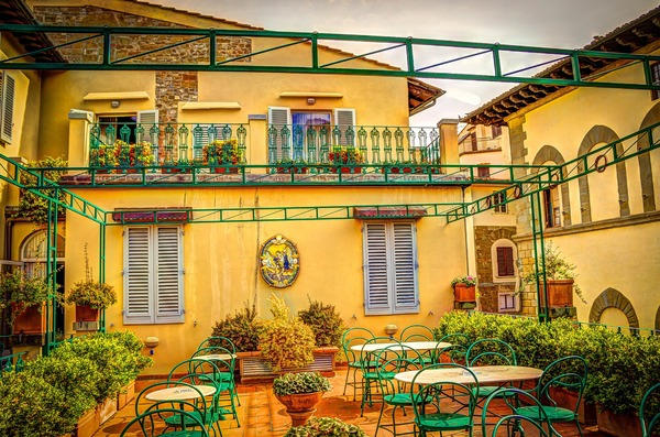 2016年餐飲行業(yè)虧損嚴(yán)重，這碗飯要怎么吃？