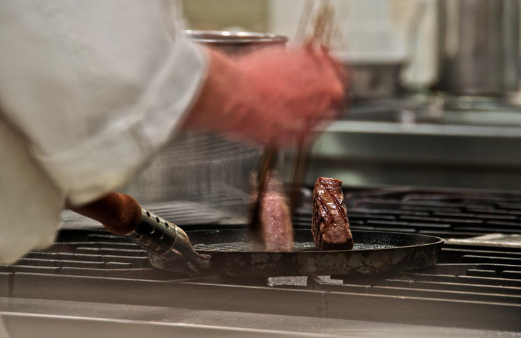 為何日本餐飲業(yè)總是比中國(guó)快？