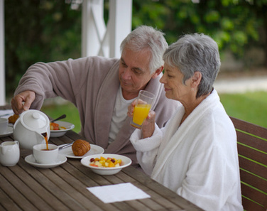 老年餐飲由盛轉(zhuǎn)衰，淪為行業(yè)雞肋