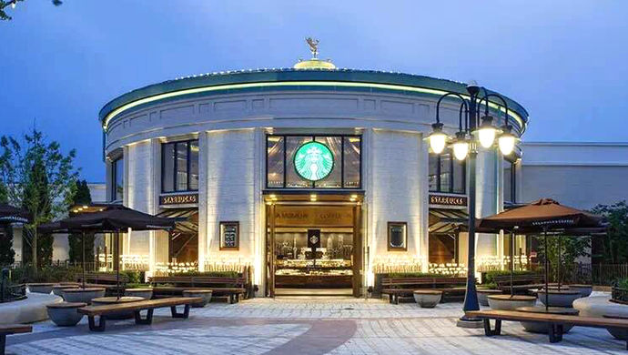 上海迪士尼開(kāi)業(yè)，最忙的反而是星巴克！