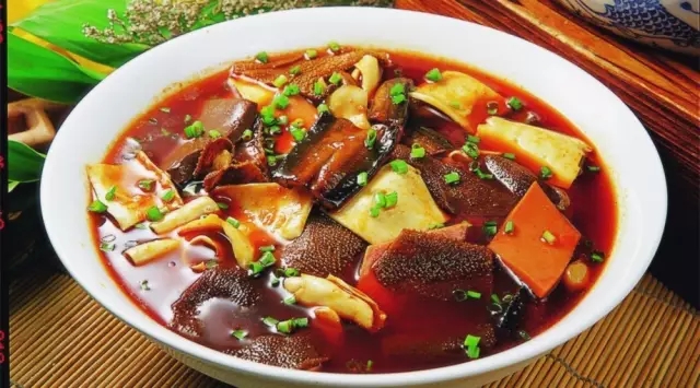 互聯(lián)網(wǎng)狂潮下被顛覆的餐飲業(yè)，死或等死？|餐飲界