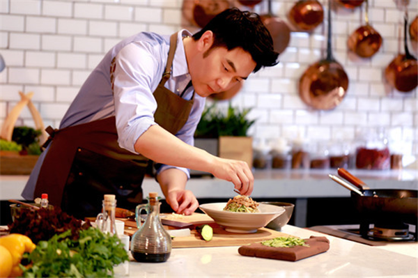 玩轉(zhuǎn)“網(wǎng)紅”，林依輪要演出不一樣的“美食計(jì)”|餐飲界