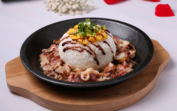 找不到外賣(mài)巨頭的軟肋？做好“差異化”照樣割據(jù)一方！