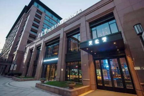 758元一位的蟹宴一席難求，只因他做對(duì)了三件事|餐飲界