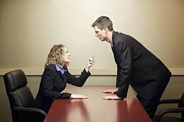 餐廳員工犯錯(cuò)了，這樣批評(píng)，讓他們心服口服！|餐飲界