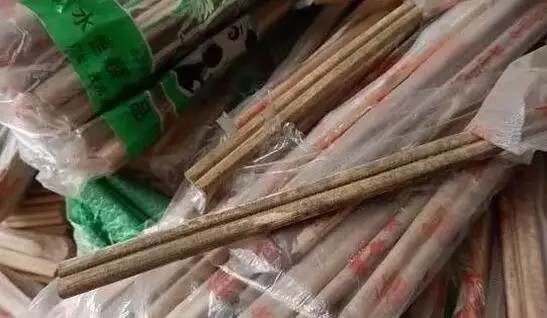 1毫克就能致癌！你在餐廳用的這種筷子，很可能滋生這種毒素！