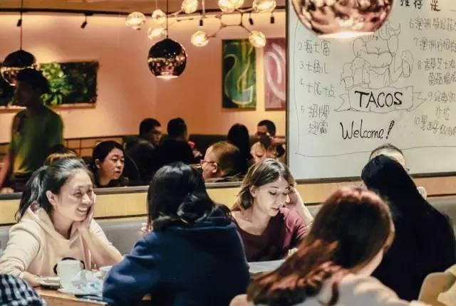 天吶！他開(kāi)了60多家店，竟然1道菜也不會(huì)做|餐飲界