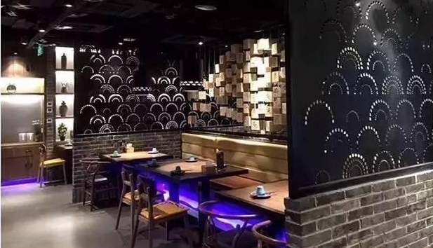 宮保雞丁烤魚，這道胡同深處的單品是多有個性