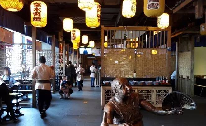 街邊店VS購物中心，火鍋品牌的玩法大不同!來看它們怎么做!