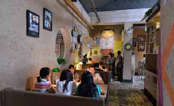 主題餐廳別拘束了，看看“70后飯吧”怎樣搞定90后