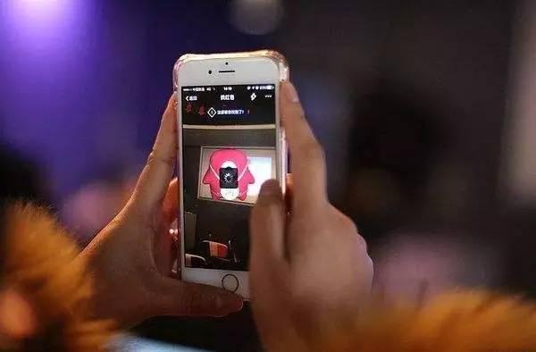 刷個(gè)臉就知道顧客想吃什么，這種新技術(shù)要把餐廳玩瘋了