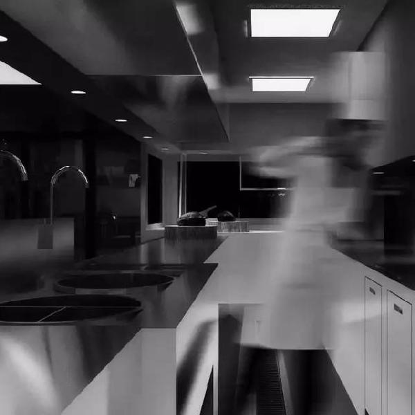 極簡風(fēng)、集成明廚、食欲大片……，6大招術(shù)打造50平日銷1萬的小吃店