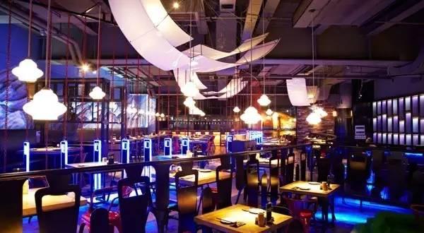 在冷門商圈創(chuàng)排隊奇跡，人均100+的串亭憑什么這么牛？