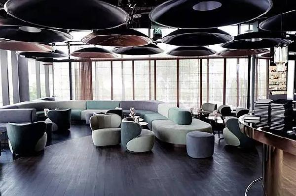 奔馳也開餐廳？奔馳全國第一家餐廳閃亮登場