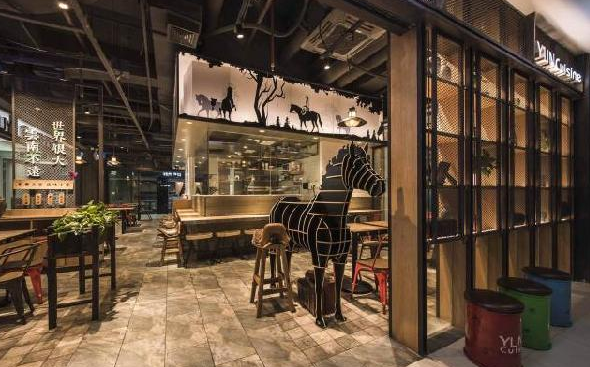 58平米小店月入62萬，面積縮了3倍，地效翻了3倍！秘密是…