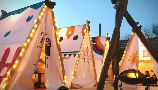 小帳篷里賣火鍋，營業(yè)額翻三倍|餐飲界