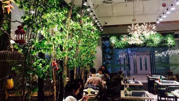 餐飲又一新業(yè)態(tài)？“生產(chǎn)基地+中央廚房+餐飲門店”能玩轉(zhuǎn)嗎？|餐飲界