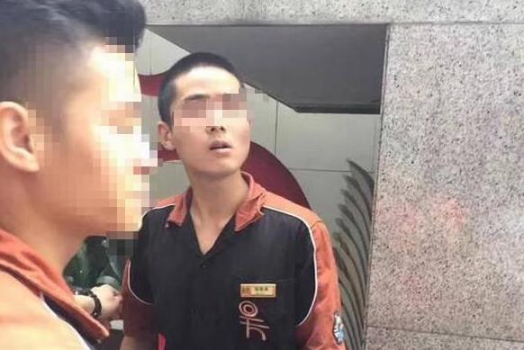 顧客催拿餐牌被服務(wù)員打？餐廳做到這樣才不會被投訴