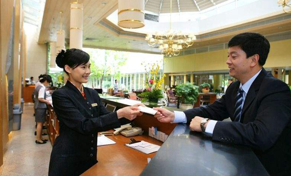 男顧客表白女服務(wù)員失敗拒付餐費(fèi)，老板報(bào)警