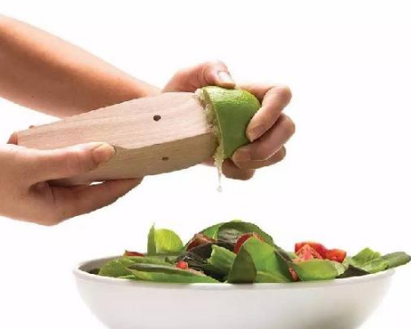 這么搞怪的餐具，餐廳該怎么用呢？