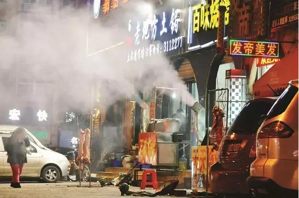 餐飲油煙太擾民 兩區(qū)試點(diǎn)第三方平臺油煙實(shí)時(shí)監(jiān)管