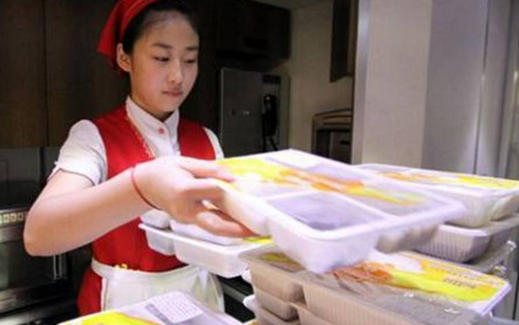 高鐵上可以訂外賣了！肯德基、麥當(dāng)勞、真功夫們率先“上車”！