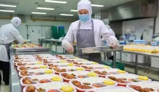 肯德基、真功夫率先“上車”，高鐵外賣這個蛋糕該怎么分？