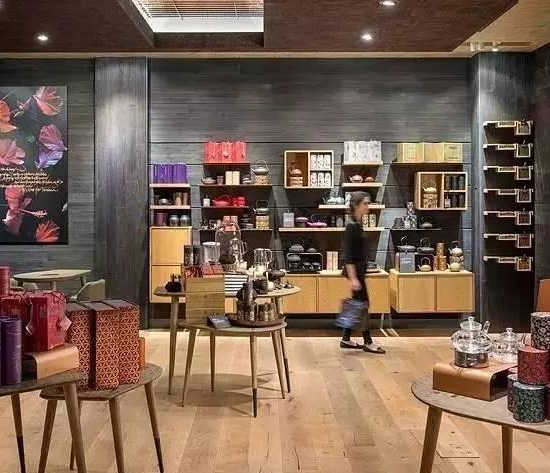 星巴克的焦慮：豪擲88億收回門店所有權(quán)、關(guān)閉379家茶飲店……