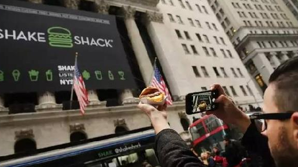 美國漢堡網(wǎng)紅“Shake Shack”要來上海開店了，不過要等到2019年