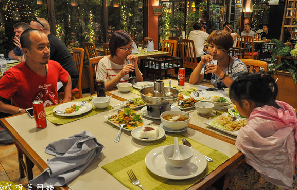 泰國人緊腰減少外出就餐，餐廳叫苦銷售暴跌50%