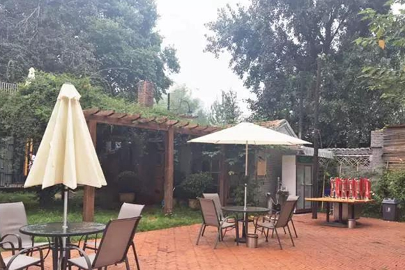 裝修砸了一千多萬的文藝餐廳！第二個月就盈利？