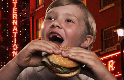 吃漢堡咬到碎石崩了牙，餐飲企業(yè)賠7千醫(yī)療費(fèi)