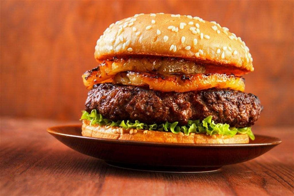 麥當(dāng)勞、肯德基、漢堡王如何通過一個漢堡的定價讓利潤最大化？|餐飲界