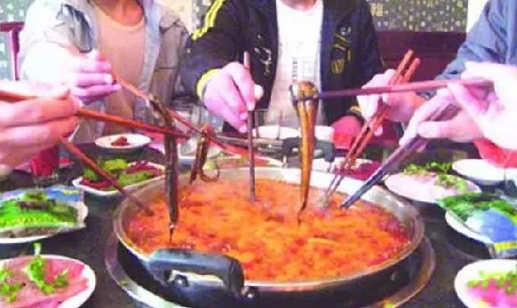 600家店5年內(nèi)縮水80％，成渝“火鍋之戰(zhàn)”，誰才是最后贏家？