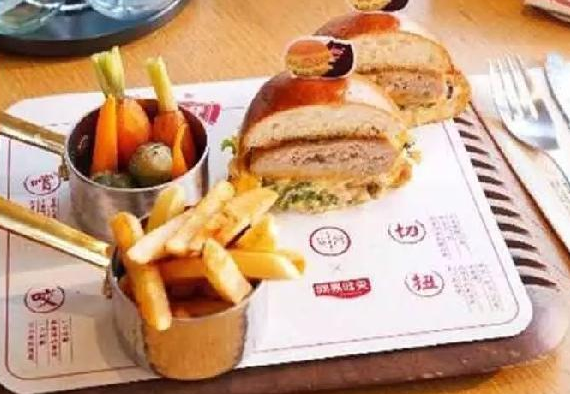 賣海鮮賣豬肉，互聯(lián)網(wǎng)巨頭為什么都想跟餐飲扯上關(guān)系？