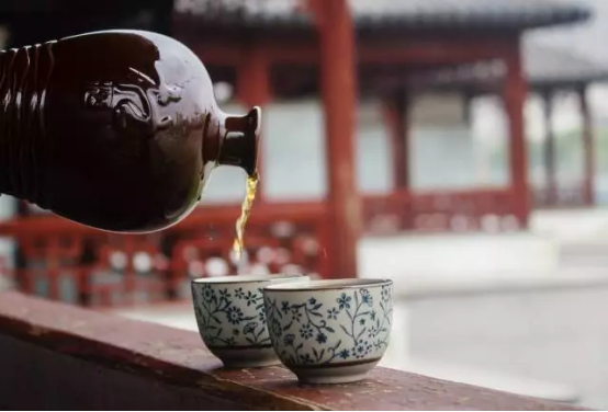 耘林黑杜酒拔草：百年工藝，古法釀造果然名不虛傳！|餐飲界