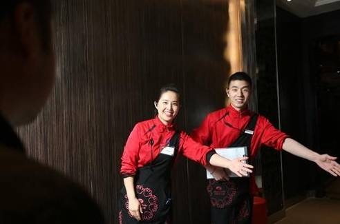 占領(lǐng)北上廣深、布局海外7國(guó)，擁有200+門(mén)店的海底撈為什么不在重慶開(kāi)店？