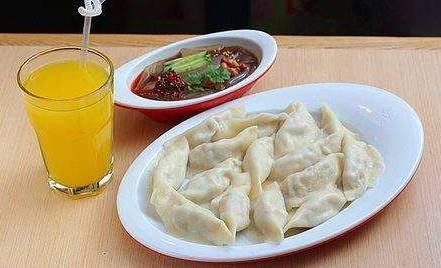 餐飲人必看，這位搟面女工年收入為啥這么多？|餐飲界