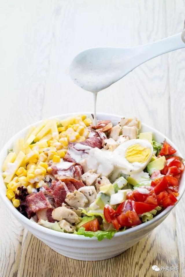 碎綠沙拉沈鋮：千萬別在美團、餓了么新店開業(yè)拉單量！|餐飲界