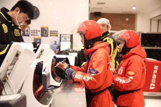 堂食向左、外賣向右，餐飲人正在被撕裂......你在哪邊？