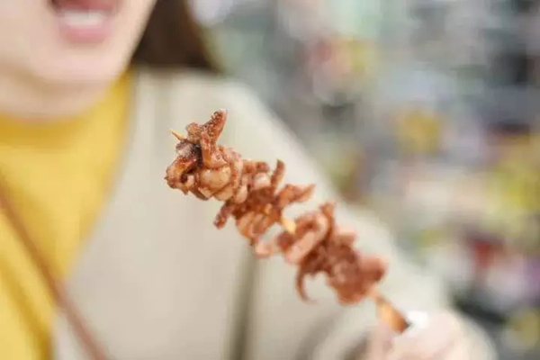 餐飲業(yè)的“老干媽”：17年不融資不加盟不打廣告，500多家店全直營！|餐飲界