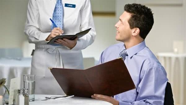 為什么許多餐廳在客人點(diǎn)完餐后，要馬上把菜單收走？